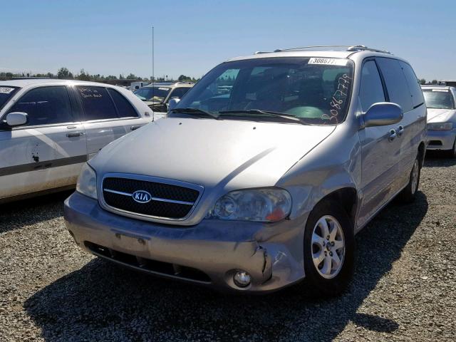 KNDUP131246559169 - 2004 KIA SEDONA EX SILVER photo 2