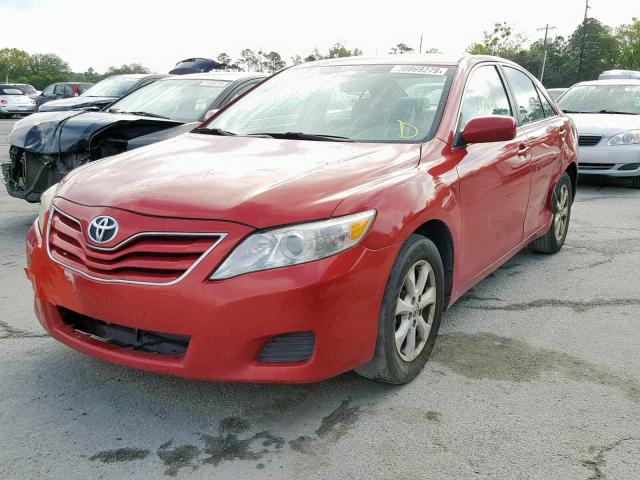 4T1BF3EK8BU686945 - 2011 TOYOTA CAMRY BASE RED photo 2