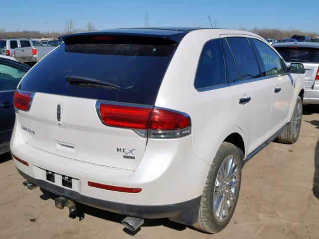 2LMDJ8JK2BBJ31283 - 2011 LINCOLN MKX WHITE photo 4