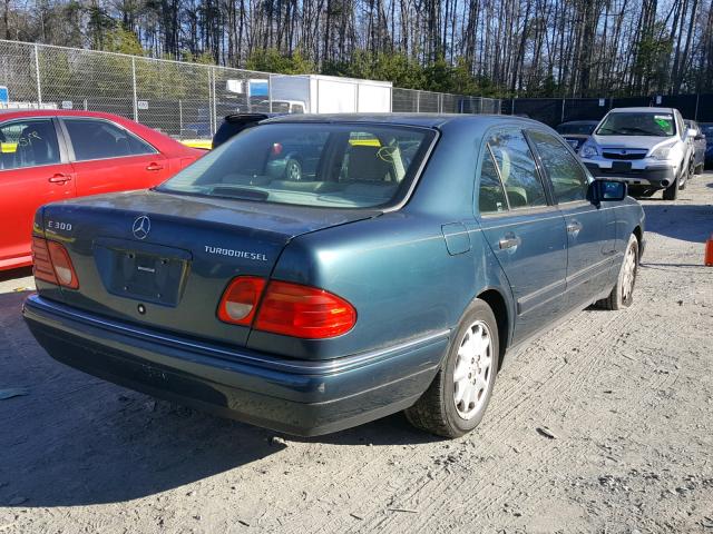 WDBJF25H1XA829935 - 1999 MERCEDES-BENZ E 300TD BLUE photo 4