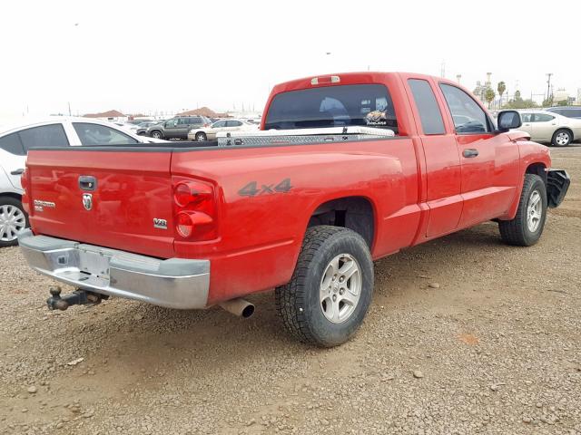 1D7HW42N25S309844 - 2005 DODGE DAKOTA SLT RED photo 4