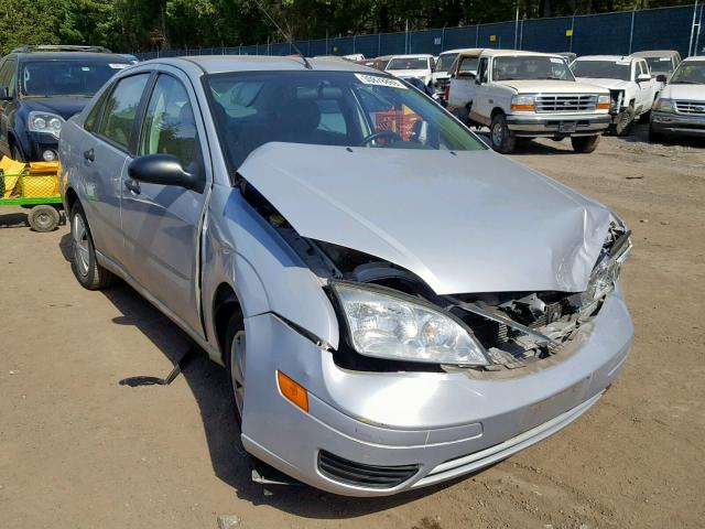 1FAFP34N35W188066 - 2005 FORD FOCUS ZX4 SILVER photo 1