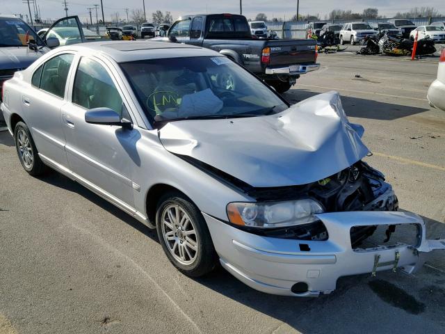 YV1RS640X52456107 - 2005 VOLVO S60 SILVER photo 1