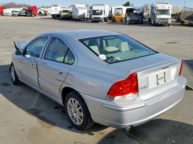 YV1RS640X52456107 - 2005 VOLVO S60 SILVER photo 3