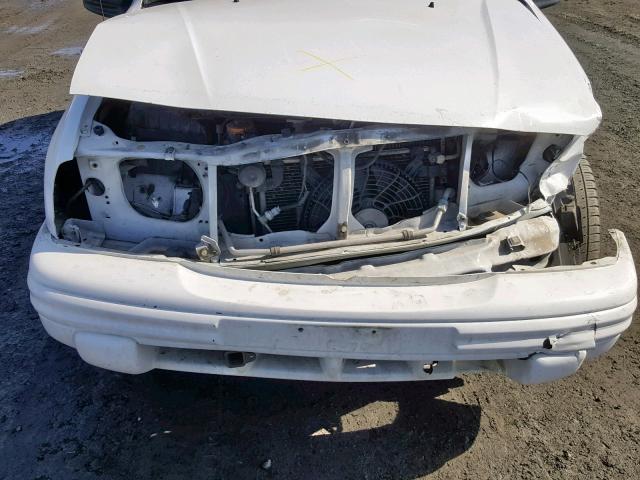 2S3TD52V736104005 - 2003 SUZUKI VITARA JLX WHITE photo 9