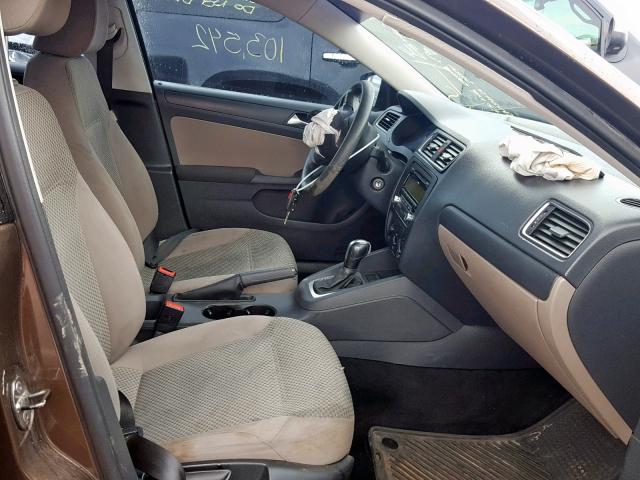 3VW2K7AJ9BM377071 - 2011 VOLKSWAGEN JETTA BASE BROWN photo 5