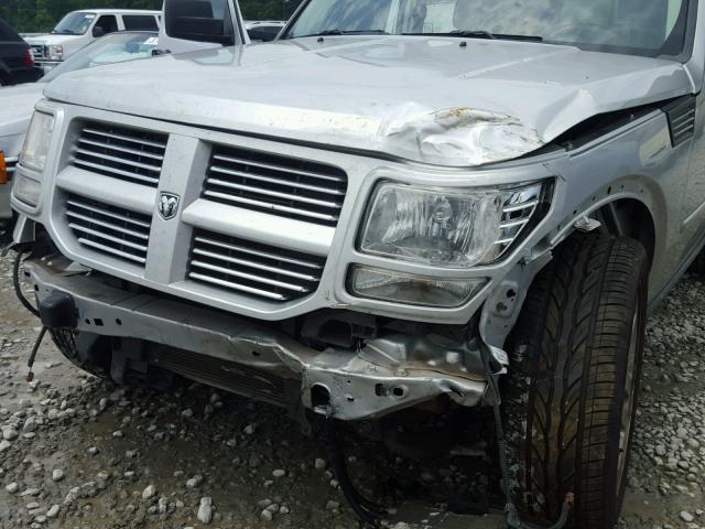 1D4PT4GK3BW600115 - 2011 DODGE NITRO HEAT SILVER photo 9