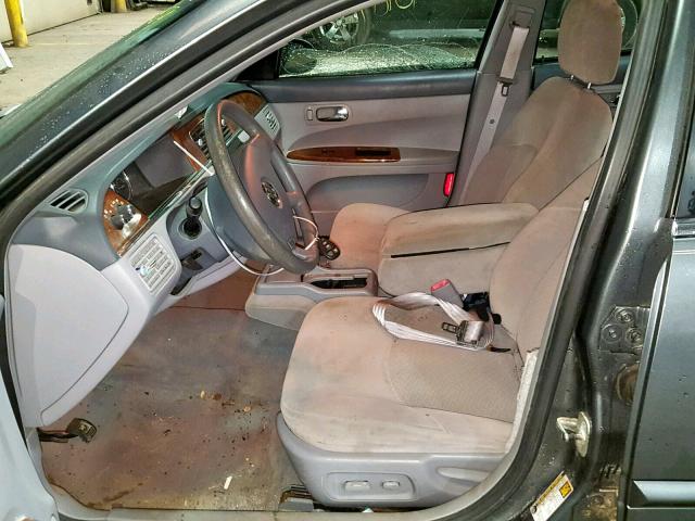 2G4WC532X51290802 - 2005 BUICK LACROSSE C GRAY photo 5