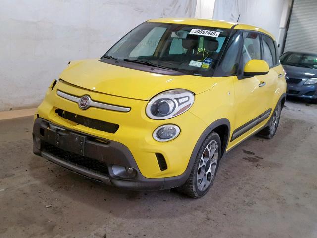 ZFBCFADH3EZ023599 - 2014 FIAT 500L TREKK YELLOW photo 2