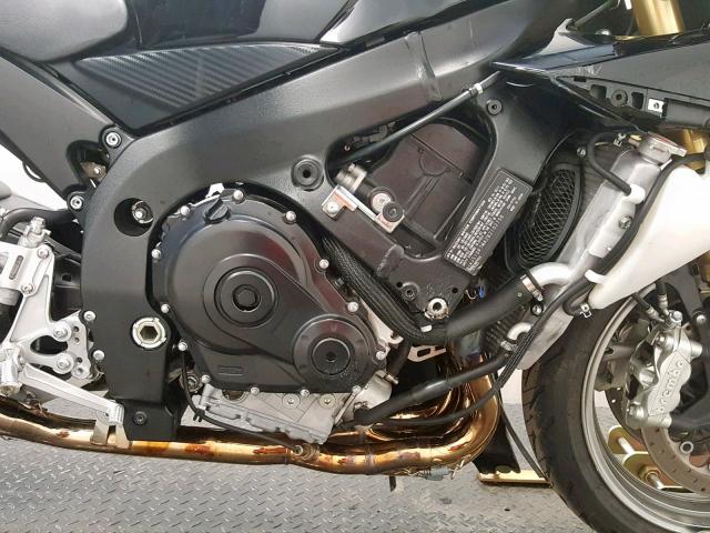 JS1GR7MA2B2102756 - 2011 SUZUKI GSX750 BLACK photo 5