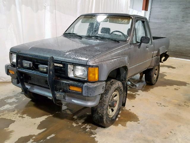 JT4RN67S2G0004211 - 1986 TOYOTA PICKUP XTR GRAY photo 2