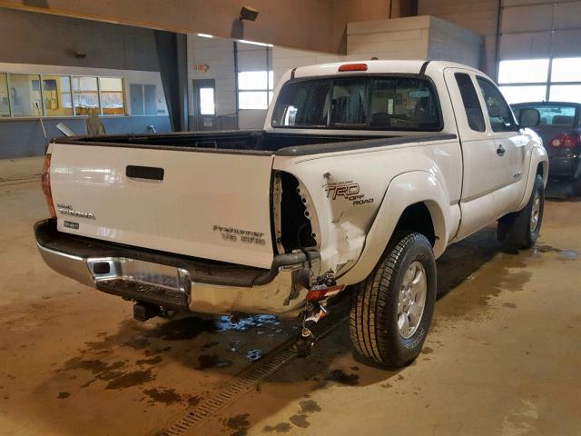 5TETU62N28Z485248 - 2008 TOYOTA TACOMA PRE WHITE photo 4