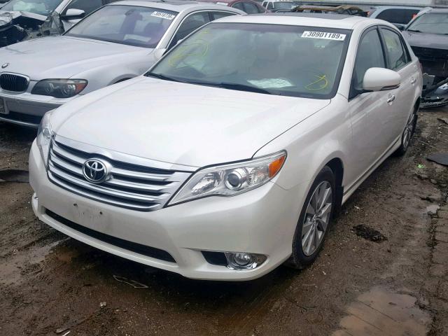 4T1BK3DB1CU457179 - 2012 TOYOTA AVALON BAS WHITE photo 2