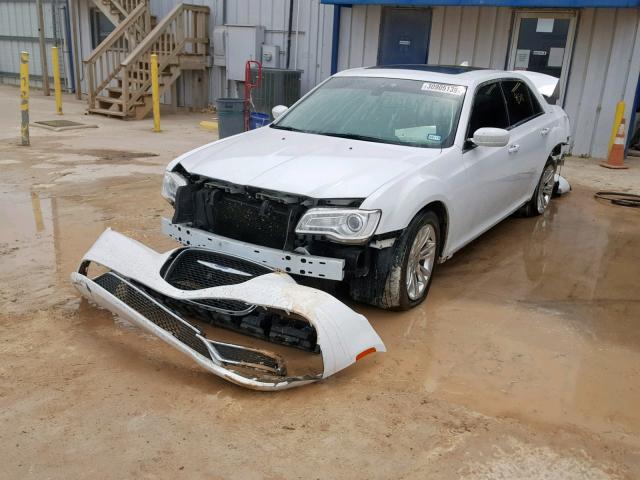 2C3CCAAG3HH661989 - 2017 CHRYSLER 300 LIMITE WHITE photo 2