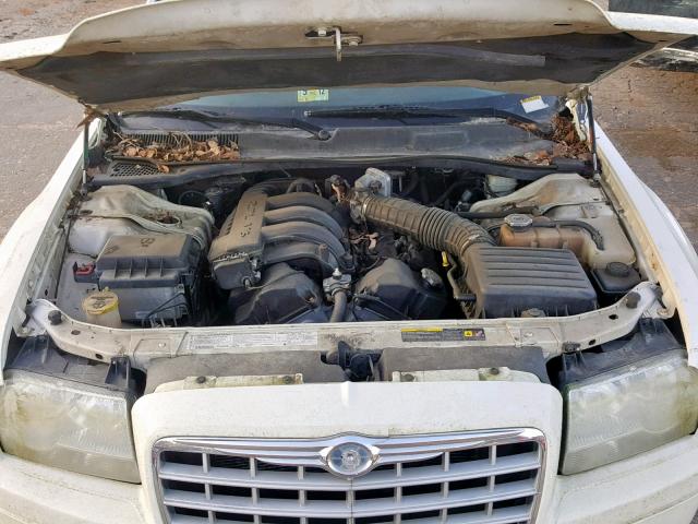 2C3JA43R85H627622 - 2005 CHRYSLER 300 CREAM photo 7