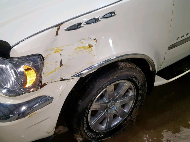 1A8HW58T59F709006 - 2009 CHRYSLER ASPEN LIMI WHITE photo 9
