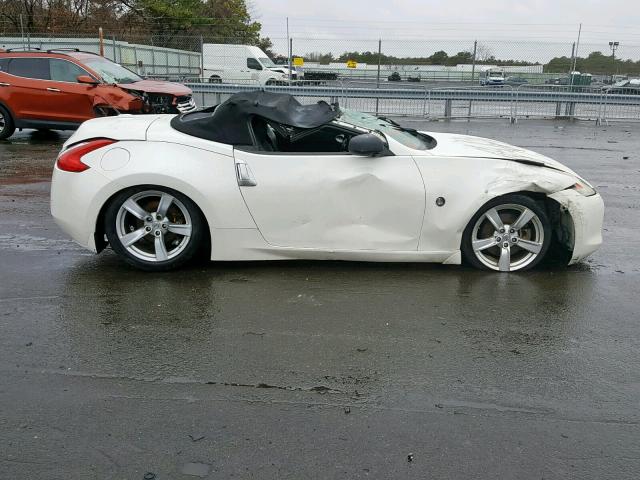 JN1AZ4FH6AM302369 - 2010 NISSAN 370Z WHITE photo 10