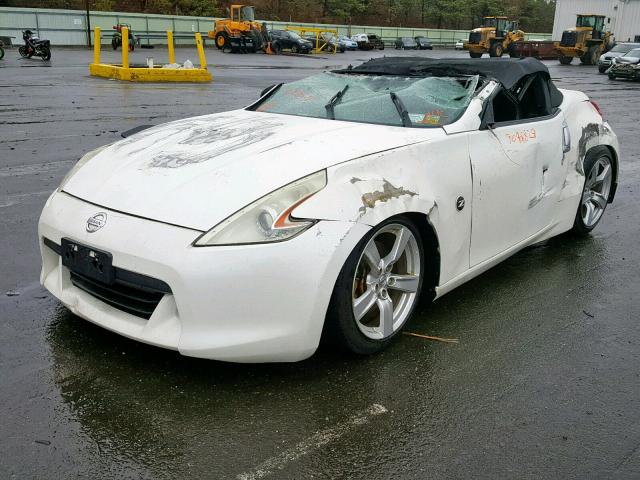 JN1AZ4FH6AM302369 - 2010 NISSAN 370Z WHITE photo 2