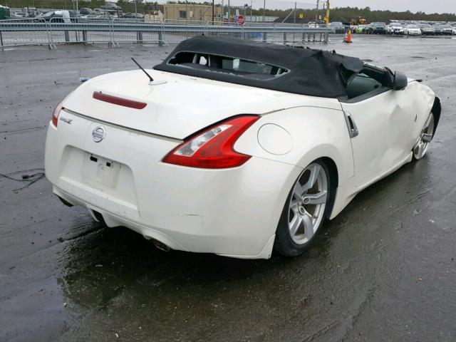 JN1AZ4FH6AM302369 - 2010 NISSAN 370Z WHITE photo 4