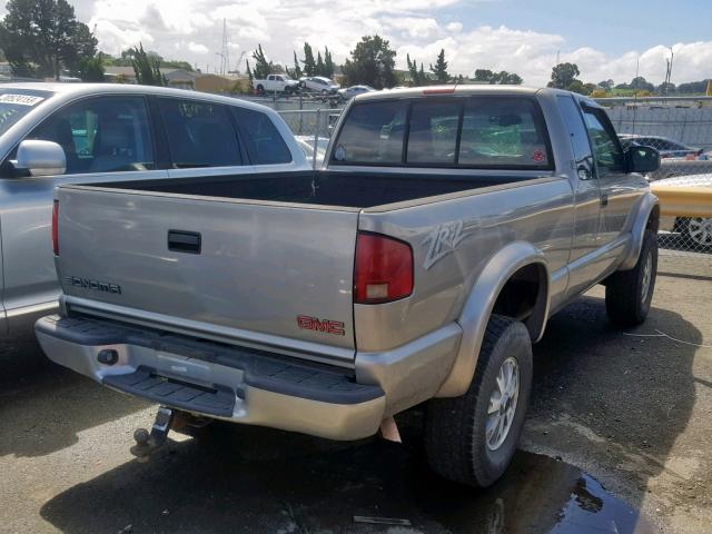 1GTCT19W928131143 - 2002 GMC SONOMA SILVER photo 4