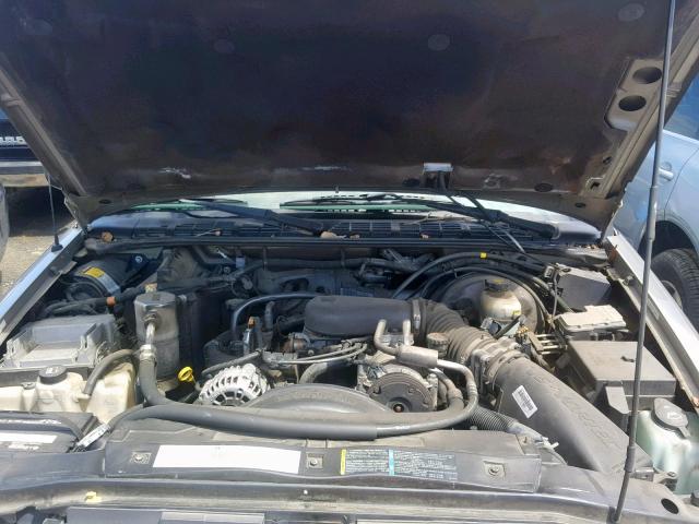 1GTCT19W928131143 - 2002 GMC SONOMA SILVER photo 7