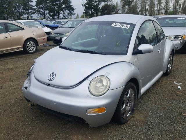 3VWCP21C32M416974 - 2002 VOLKSWAGEN NEW BEETLE ვერცხლისფერი ფოტო 2