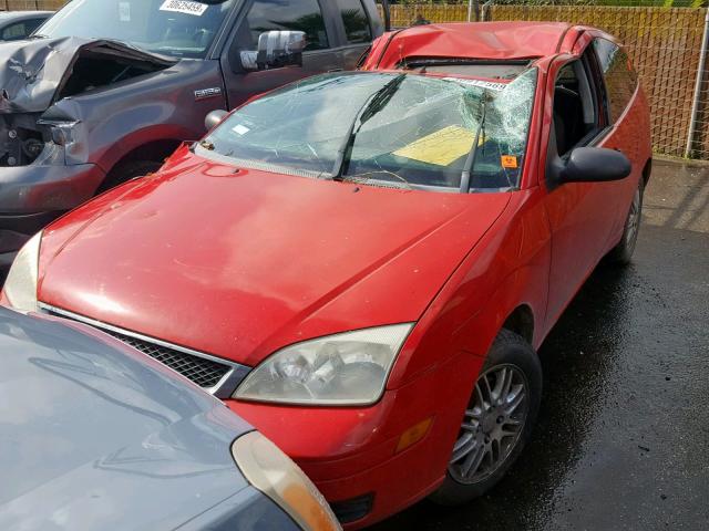 1FAHP31N27W198619 - 2007 FORD FOCUS ZX3 RED photo 2