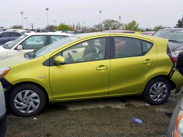 JTDKDTB39F1103281 - 2015 TOYOTA PRIUS C GREEN photo 2