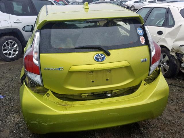 JTDKDTB39F1103281 - 2015 TOYOTA PRIUS C GREEN photo 3