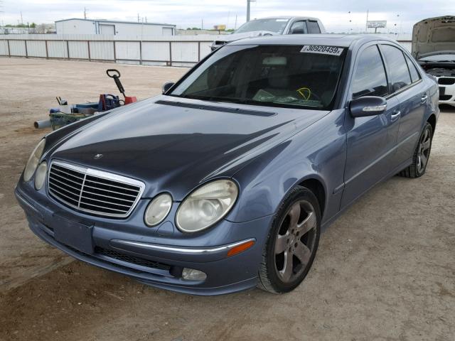 WDBUF65JX4X116032 - 2004 MERCEDES-BENZ E 320 BLUE photo 2