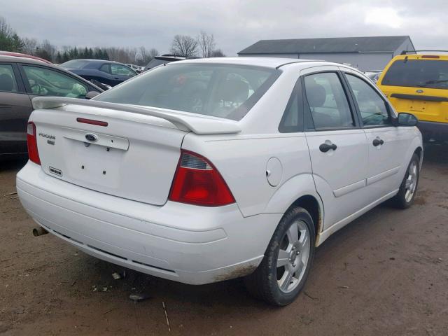 1FAHP34N17W251922 - 2007 FORD FOCUS ZX4 WHITE photo 4