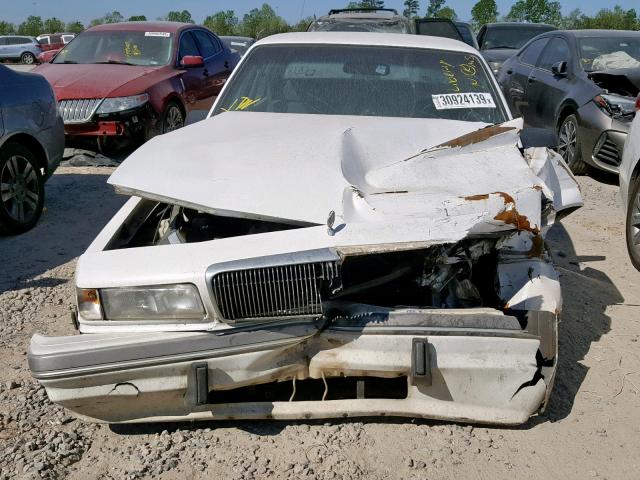 1G4AG55M0T6481003 - 1996 BUICK CENTURY SP WHITE photo 9