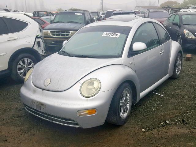 3VWDD21C8YM463858 - 2000 VOLKSWAGEN NEW BEETLE ვერცხლისფერი ფოტო 2
