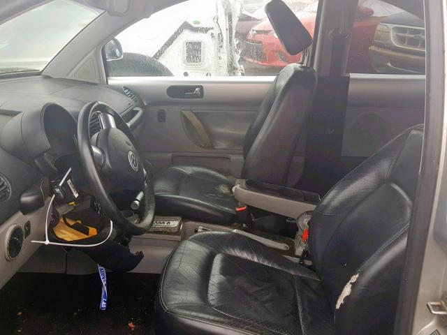 3VWDD21C8YM463858 - 2000 VOLKSWAGEN NEW BEETLE ვერცხლისფერი ფოტო 5