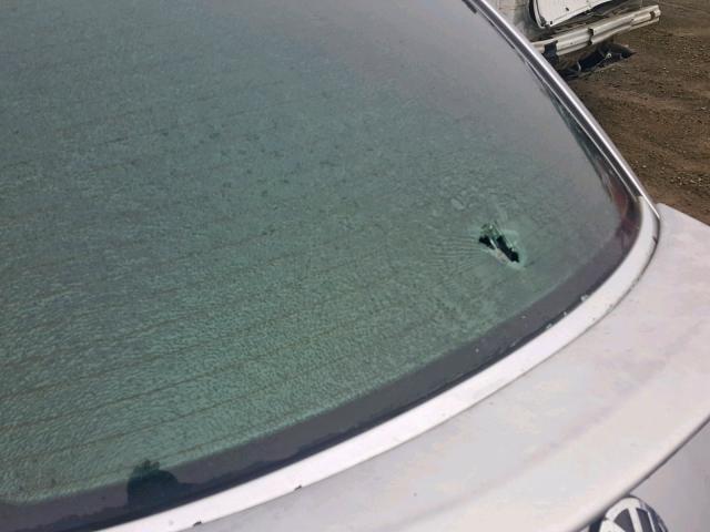 3VWDD21C8YM463858 - 2000 VOLKSWAGEN NEW BEETLE ვერცხლისფერი ფოტო 9