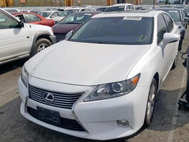 JTHBW1GG0F2089452 - 2015 LEXUS ES 300H WHITE photo 2