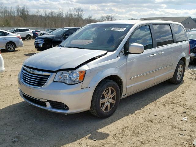2C4RC1BG4CR330717 - 2012 CHRYSLER TOWN & COU SILVER photo 2
