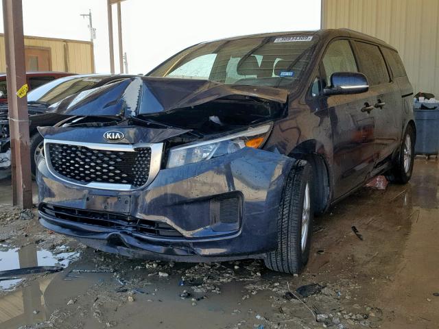 KNDMB5C18F6028616 - 2015 KIA SEDONA LX BLUE photo 2