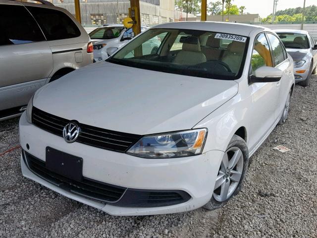 3VWLL7AJ3EM233621 - 2014 VOLKSWAGEN JETTA TDI WHITE photo 2