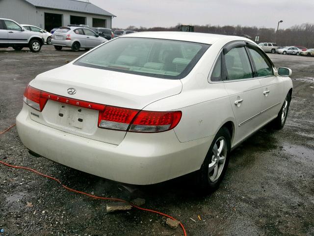 KMHFC46F76A136984 - 2006 HYUNDAI AZERA SE WHITE photo 4