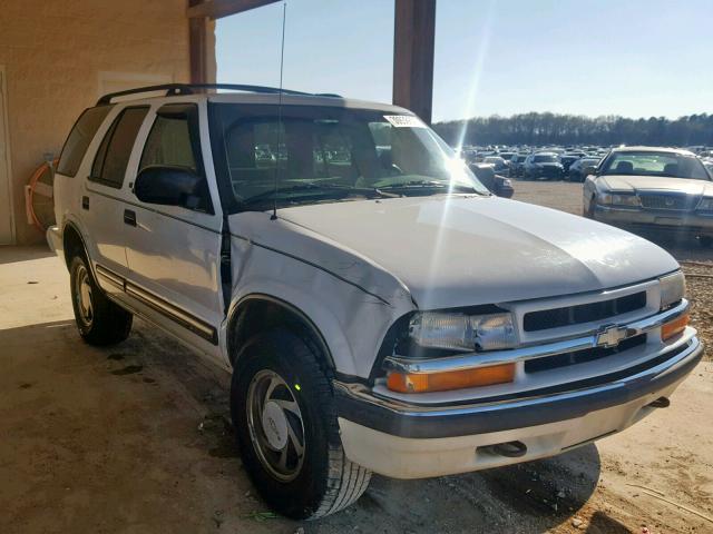 1GNDT13W812176242 - 2001 CHEVROLET BLAZER WHITE photo 1