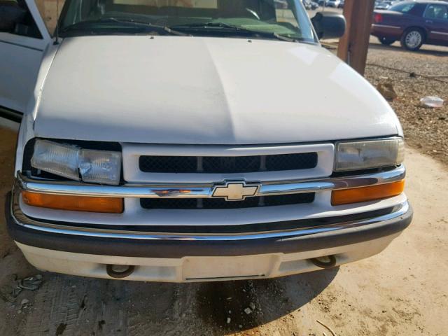 1GNDT13W812176242 - 2001 CHEVROLET BLAZER WHITE photo 7