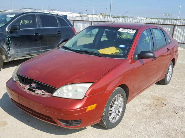 1FAFP34N35W168156 - 2005 FORD FOCUS ZX4 RED photo 2