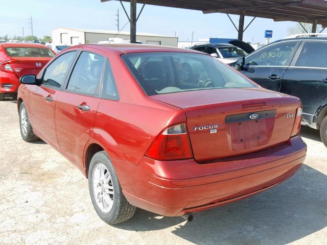 1FAFP34N35W168156 - 2005 FORD FOCUS ZX4 RED photo 3