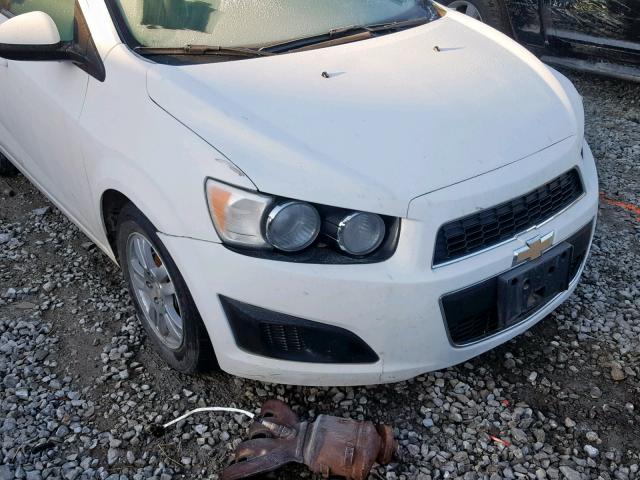 1G1JA6SH1C4146663 - 2012 CHEVROLET SONIC LS WHITE photo 9
