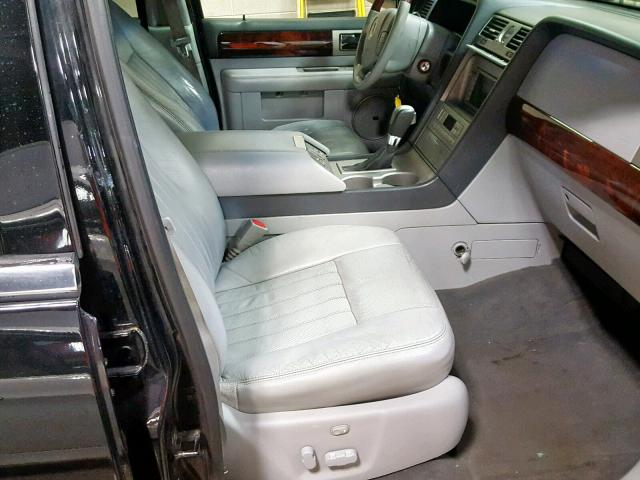 5LMFU28R74LJ24504 - 2004 LINCOLN NAVIGATOR Qara foto 5