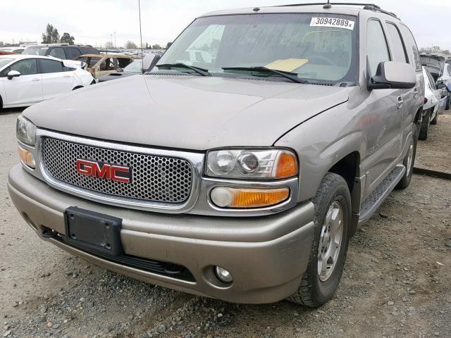 1GKEK63U62J322693 - 2002 GMC DENALI GRAY photo 2