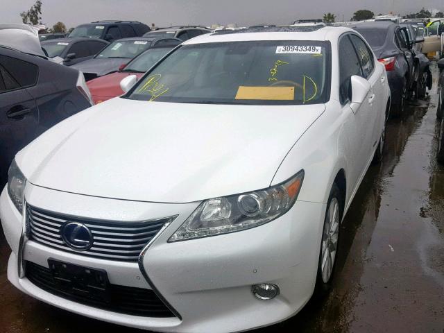 JTHBW1GG6D2022688 - 2013 LEXUS ES 300H WHITE photo 2