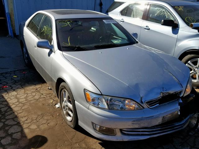 JT8BF28G9Y0245684 - 2000 LEXUS ES 300 SILVER photo 1