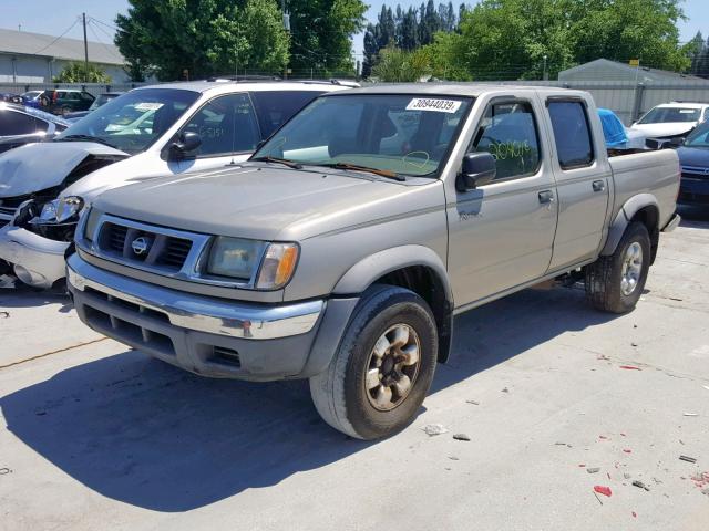 1N6ED27T5YC382653 - 2000 NISSAN FRONTIER C GOLD photo 2